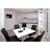 Apartmani Srima/ White house