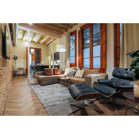 Avinyó- New Listing -Spacious Loft in the Gothic Quarter!