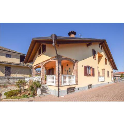 Beautiful home in Bosconero with WiFi and 2 Bedrooms