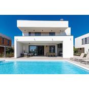 Beautiful villa Tihi Otok with hydromassage pool near the beach