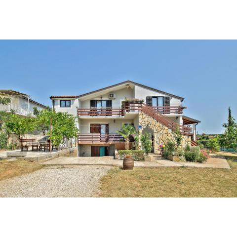 Eni Apartment