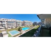 Excellent location- Beach, Pool, Telework, 2 Bikes, Parking & Wifi GRATIS at