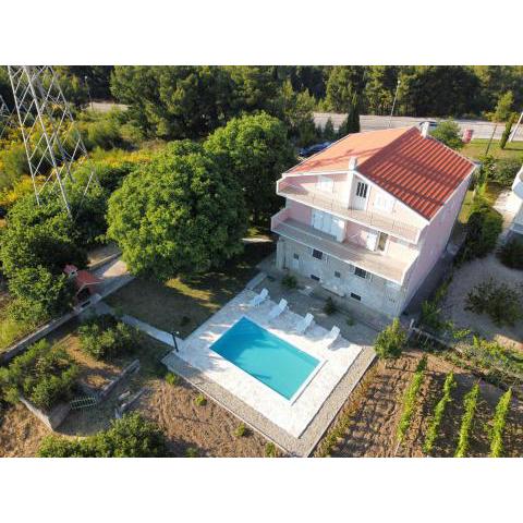 Family friendly house with a swimming pool Solin, Split - 18289