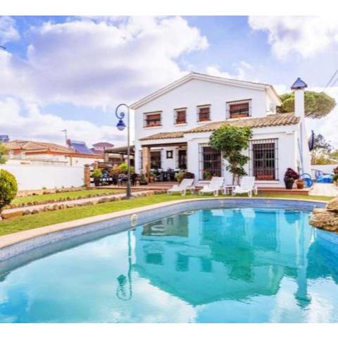 Gran Casa con Piscina Privada by Chiclana Dreams