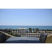 HomeHolidaysRentals Lluria