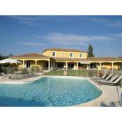 Majestic villa in L'isle-Sur-La-Sorgue with private pool