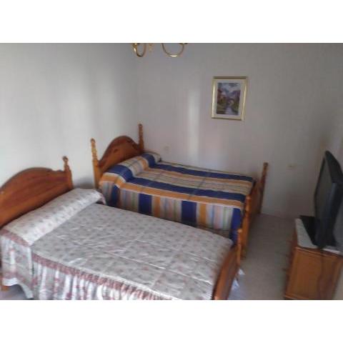 Room in Chalet - Habitacion En Chalet Compartido En Toledo