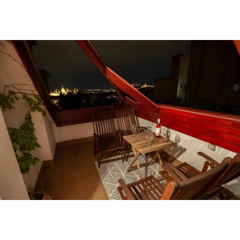 Spacious 2BR flat in the centre with the best view