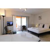 Warm Studio Residence